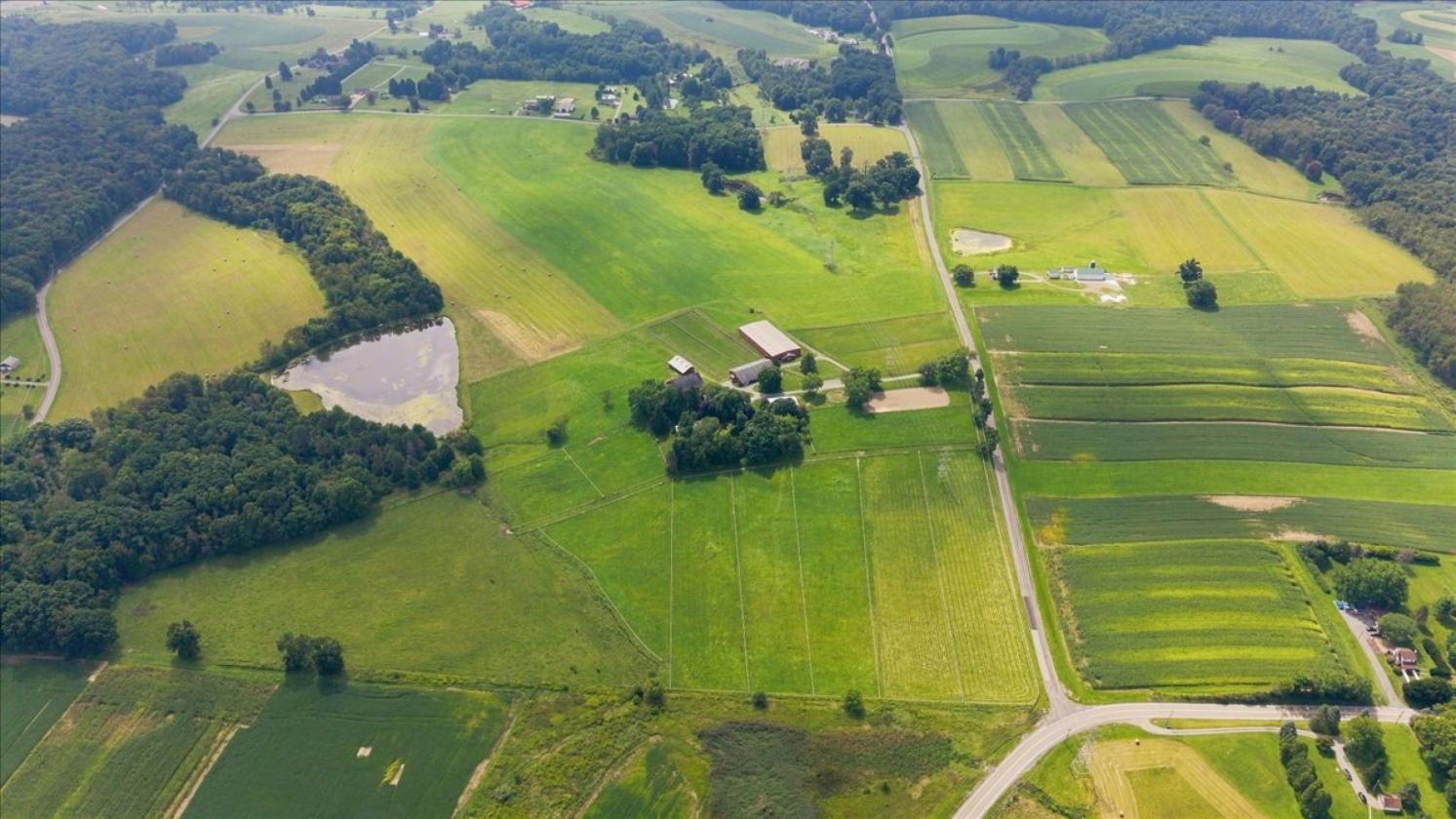 Turnkey 37 Acre Equestrian Estate & Indoor Arena - photo 3