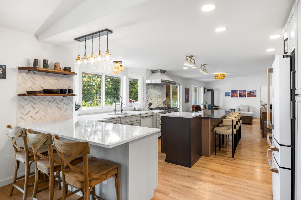 Beautifully Updated Acreage Estate - photo 4