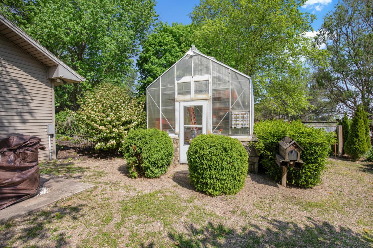 Equestrian Estate or Corporate Retreat near LEAP - photo 24
