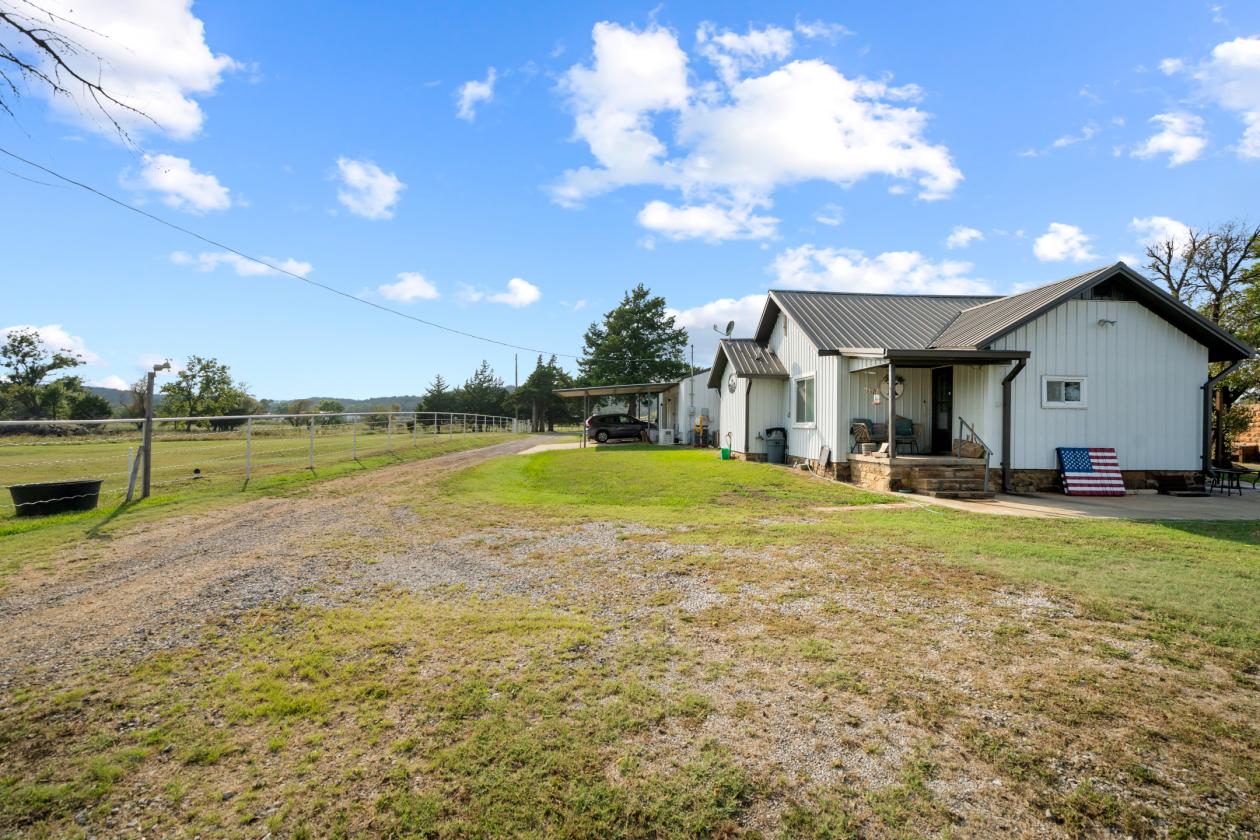 Horse Property on 10 Acres - photo 18