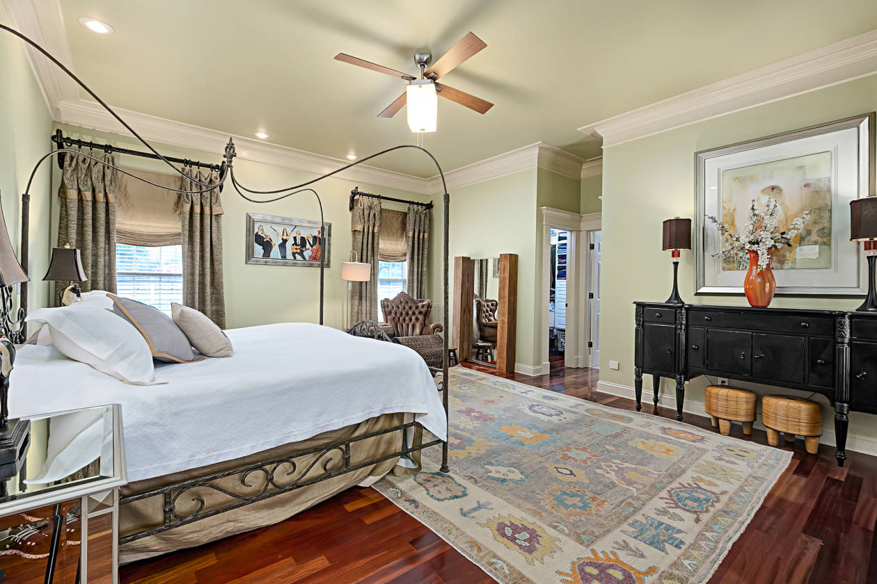 Professionally designed equestrian estate home near Hampton Cove