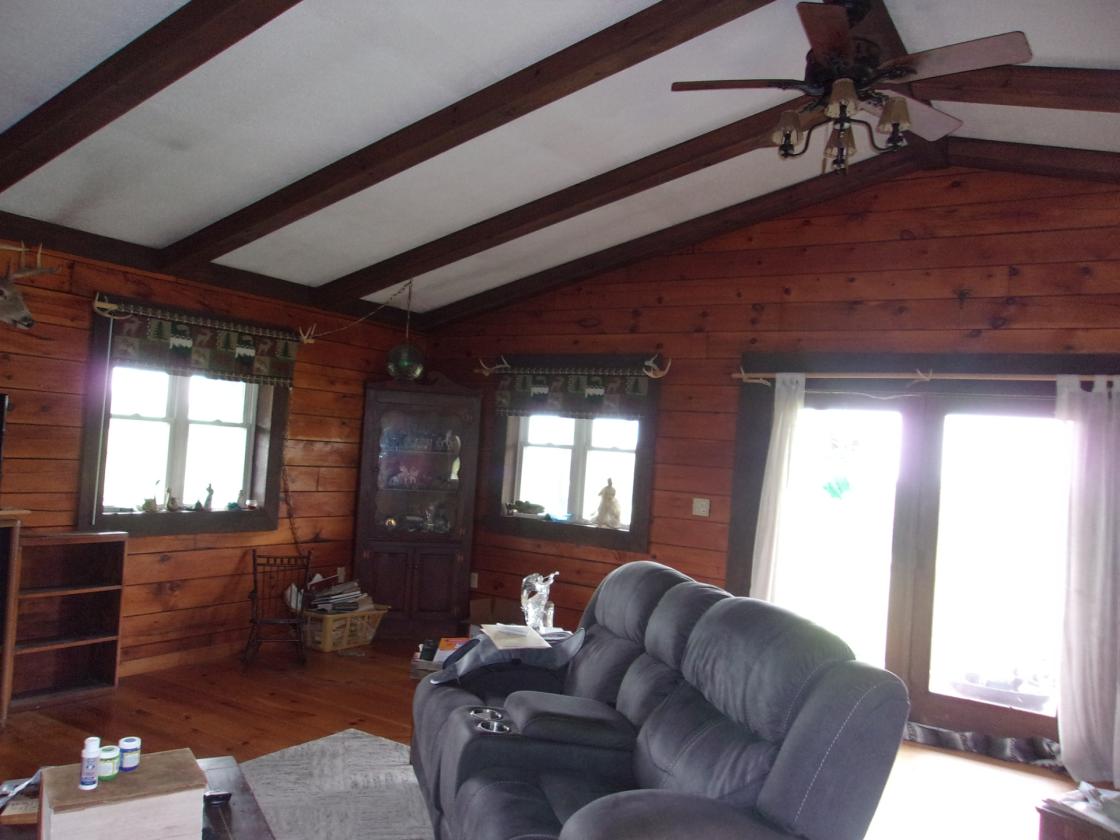 Log Home with 52 acres, barns, spectacular views - photo 23