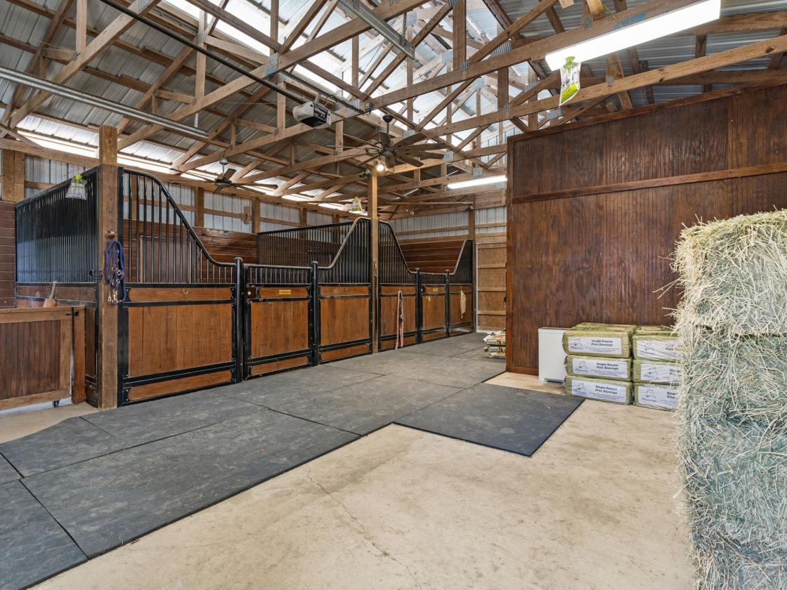 Hill Country Showcase Home Plus Horse Barn - photo 23