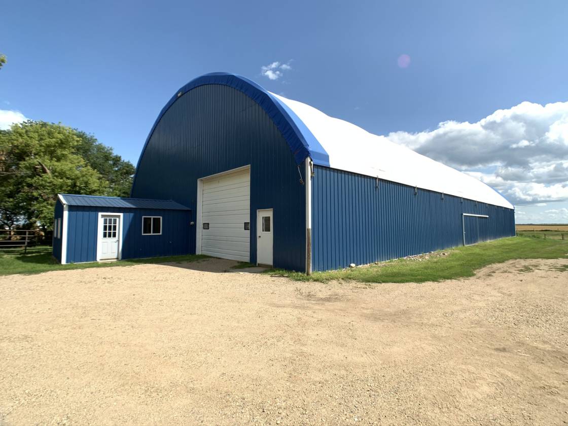 16.34 ACRE HORSE FARM 7000 SQ FT COVERALL BARN &... Watertown