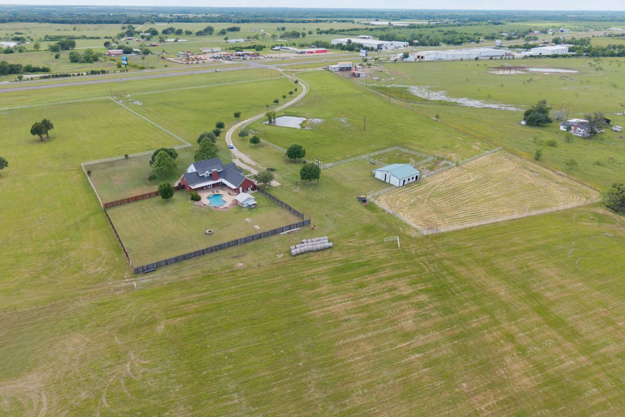 Horse Property for sale.