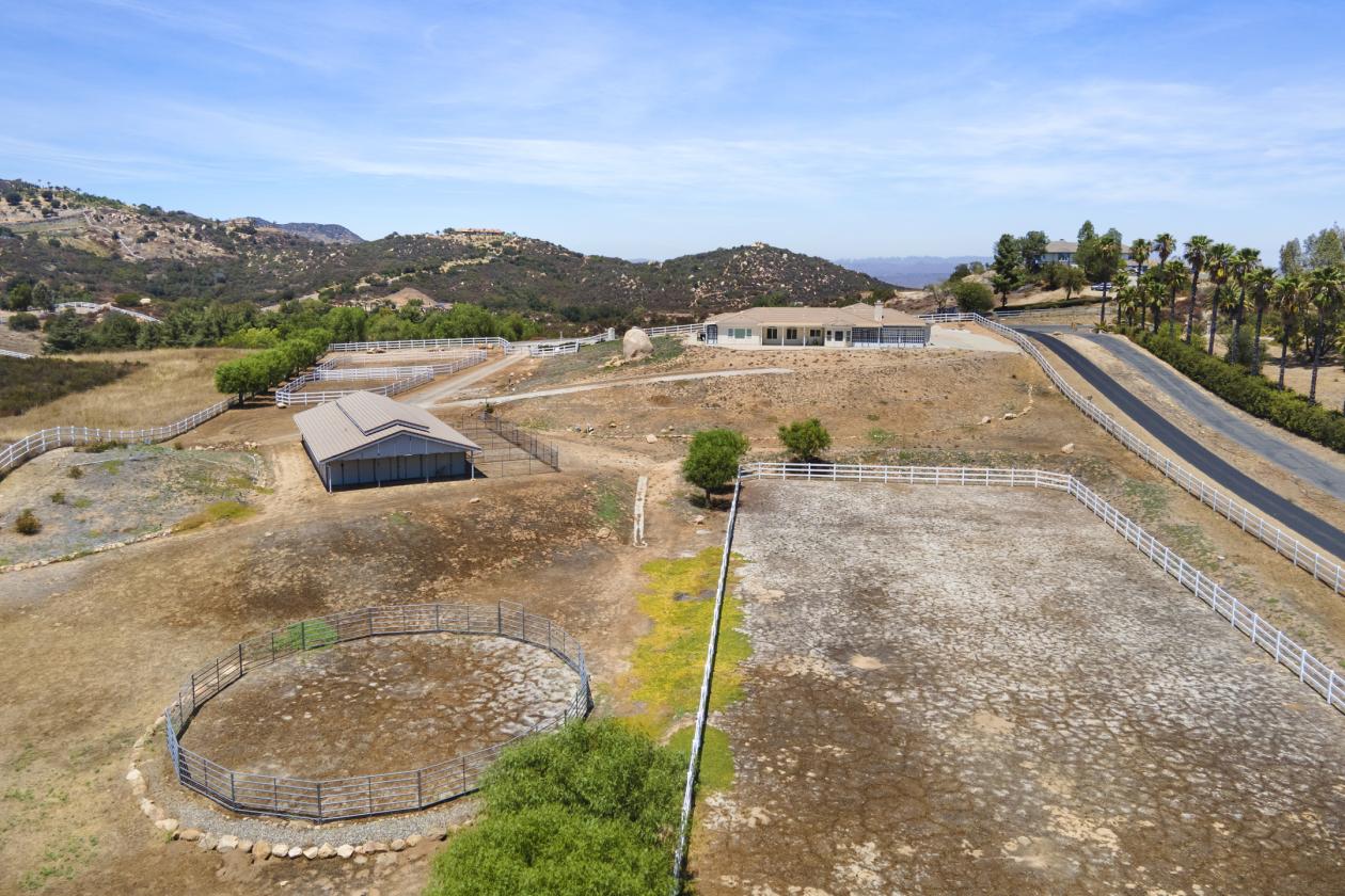 LA CRESTA EQUESTRIAN ESTATE - photo 8