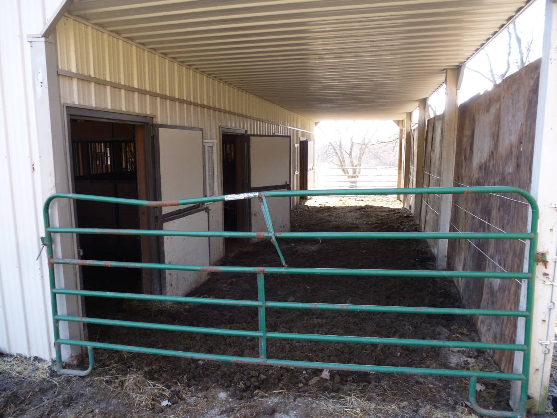 16 Plus Acre Horse Property With Ranch home, Private Pond... Sugar