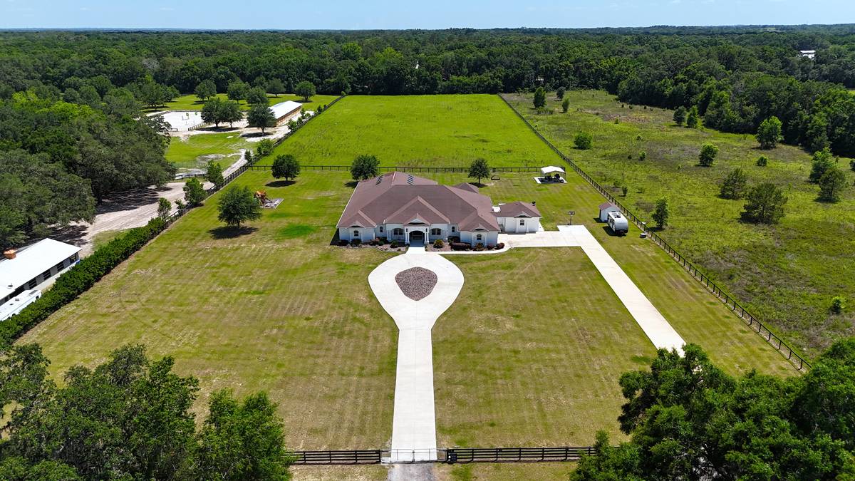 Horse Property for sale.