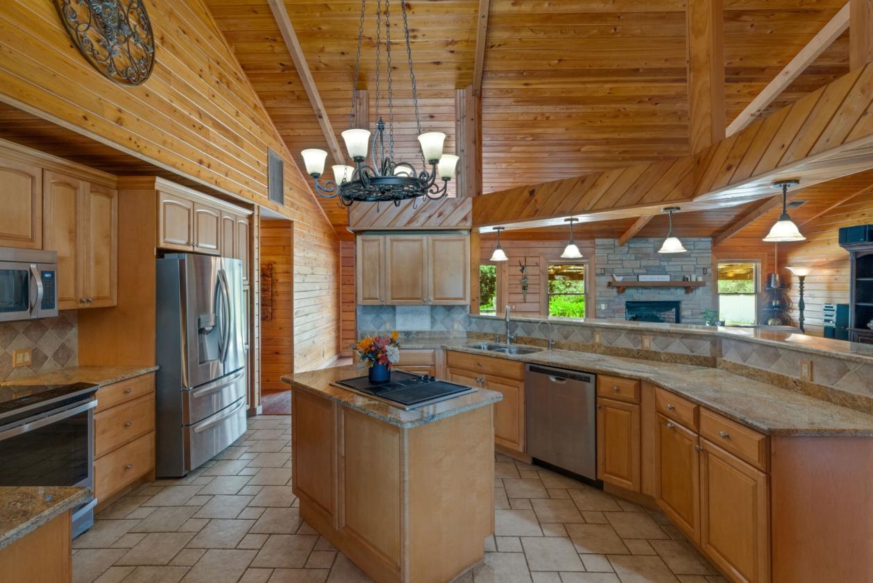 Luxury Farm on 5.96 Acres - photo 9