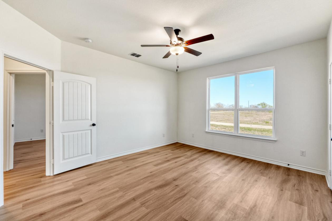 Horse-friendly luxury build - photo 23