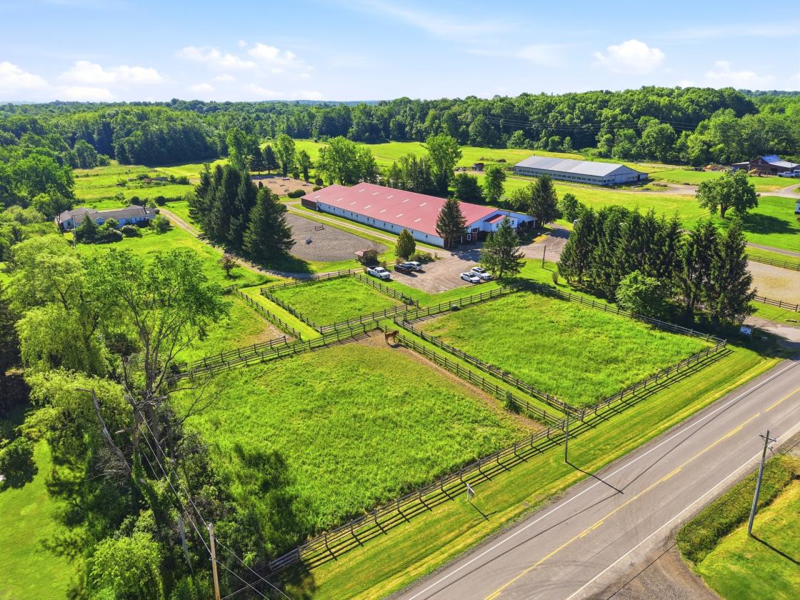 Rare 10-acre equestrian property in Geauga County - photo 5