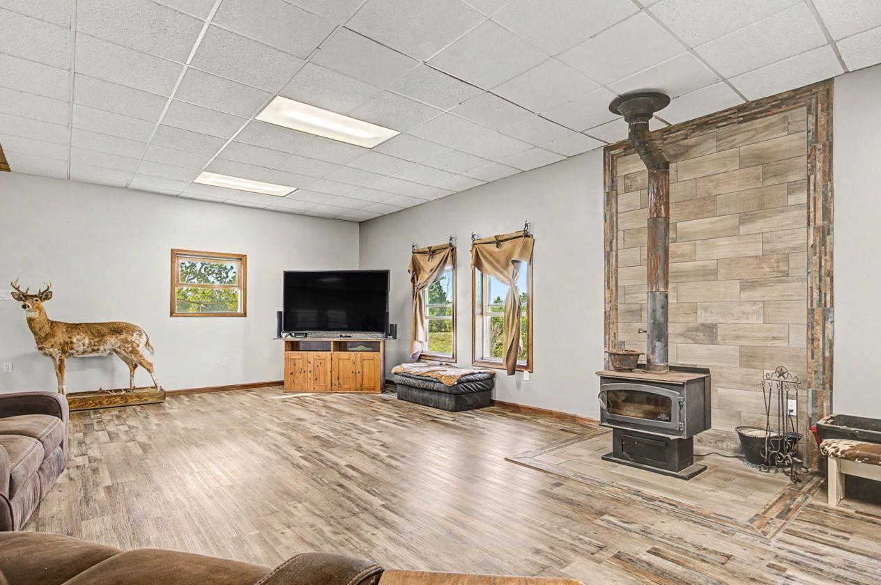 Indoor Arena on 26 Acres with Large Home - photo 20