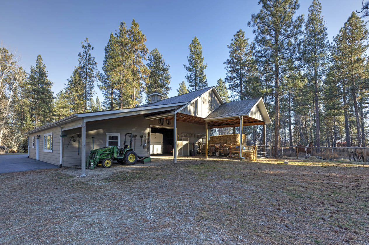 Executive Horse Property in The Beautiful Bitterroot Valley Florence