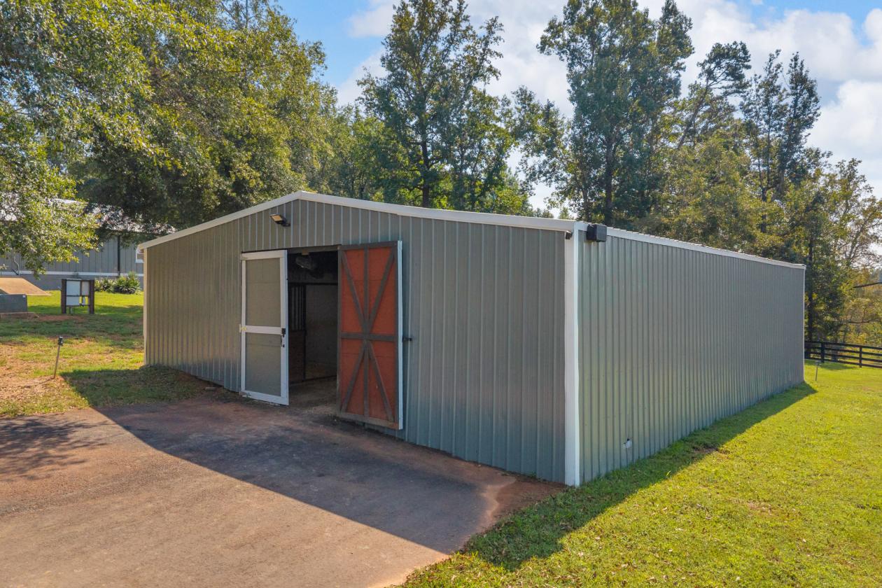 Luxury 79-Acre Horse Farm with 24-Stall Barn - photo 30