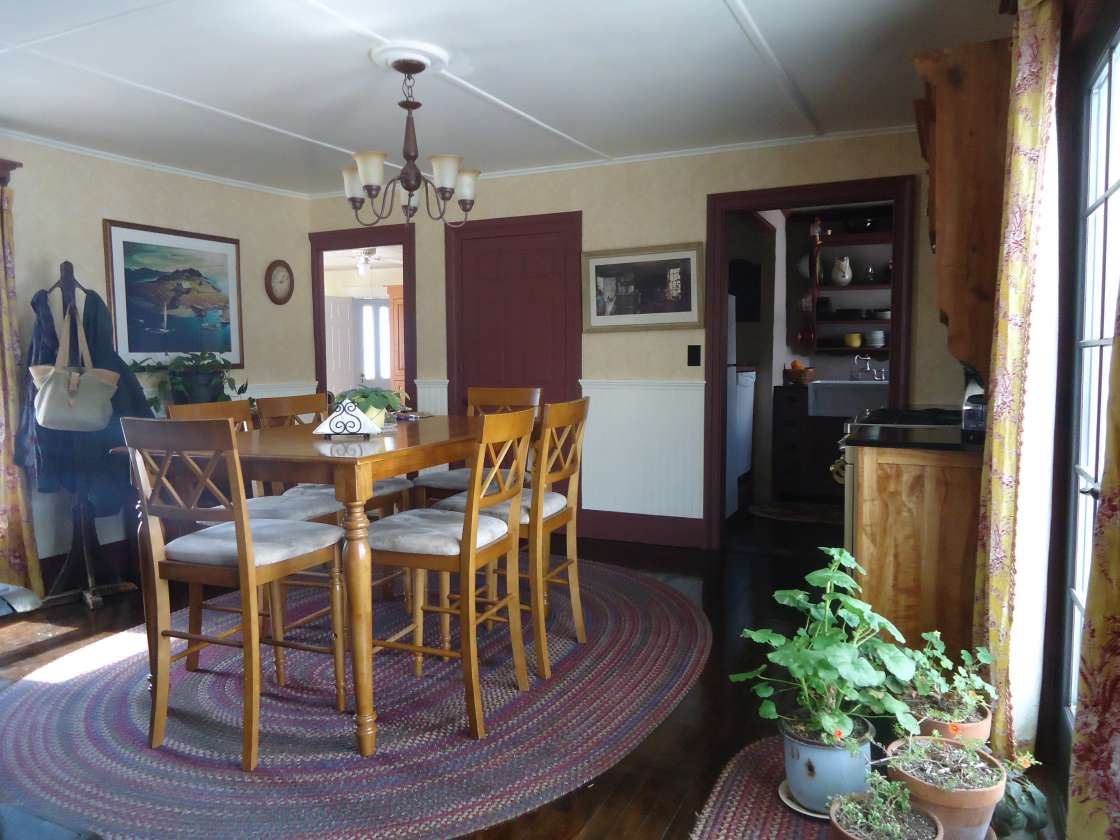 Midcoast Maine, 15 Acre Horse Farm, endless trails, outdoor arena