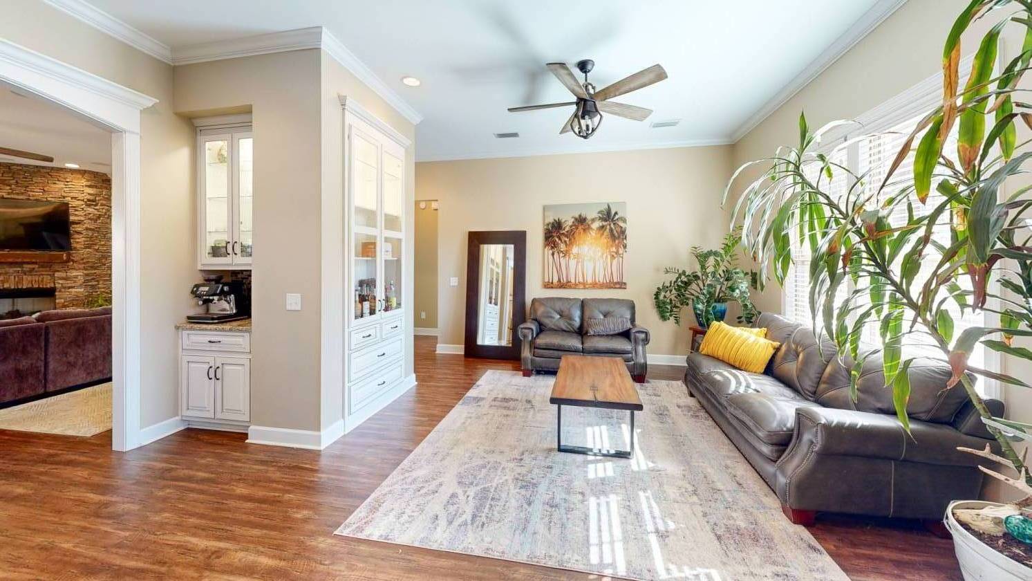 Luxury equestrian mini estate with executive home - photo 6