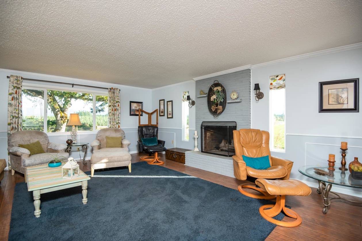 Equestrian Paradise with home on 14.4 acres in Pristine Willamette