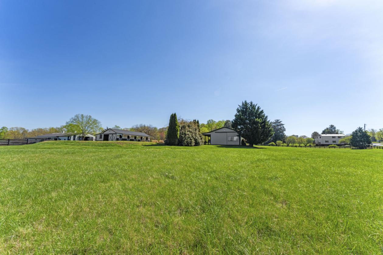 Equestrian Dream: Arenas, Homes & Charm - photo 12