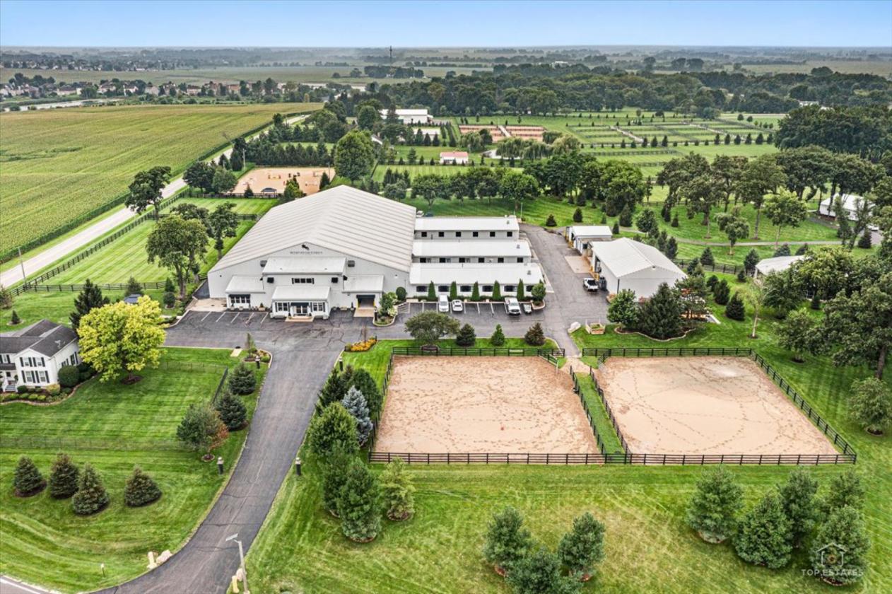 Truly exceptional world-class equestrian facility - photo 2