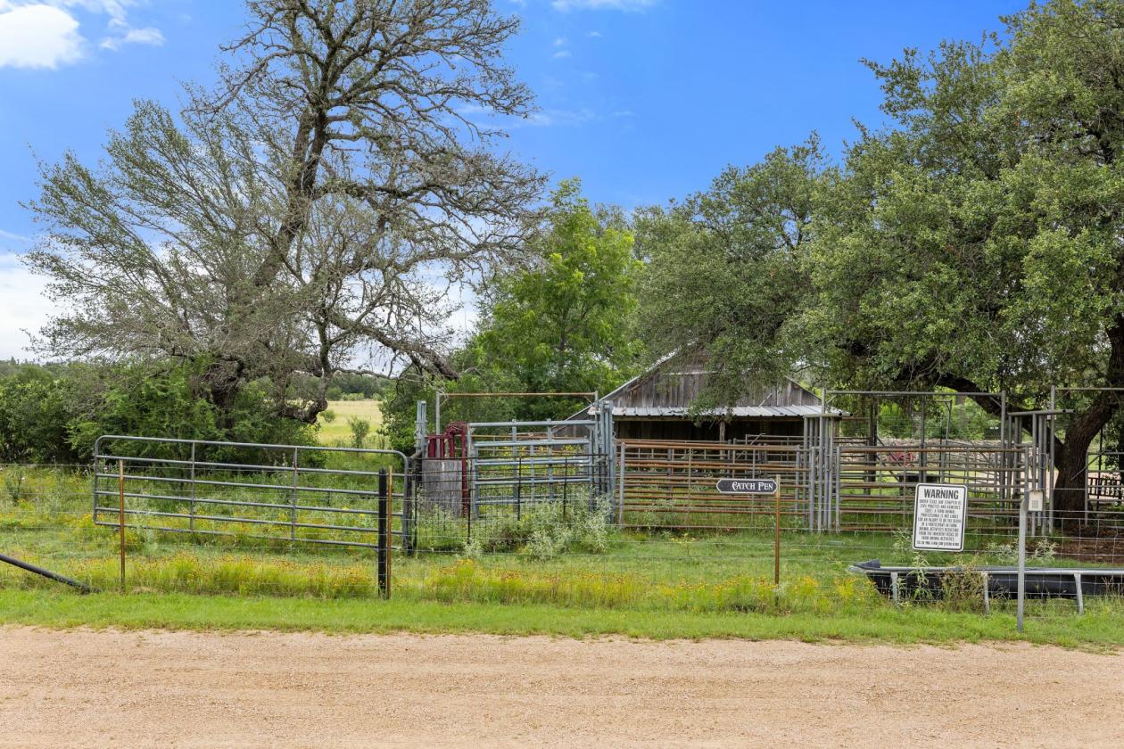 Rocking V Ranch | Turn-Key Hill Country Ranch - photo 28