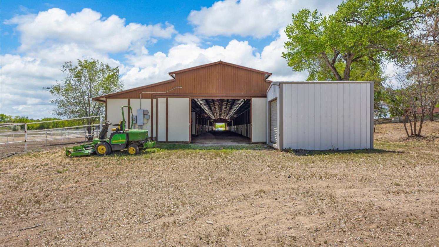 Rare equestrian sanctuary set on over 14 acres - photo 19