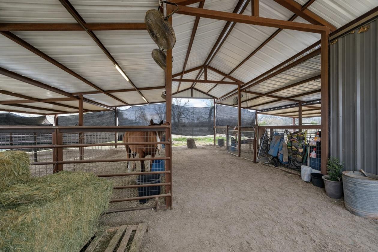 AFFORDABLE EAST TEXAS HORSE PROPERTY - photo 3