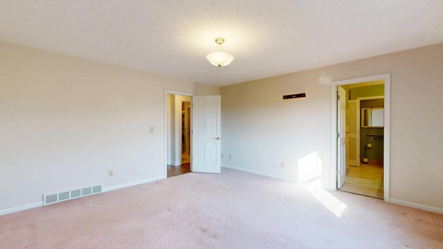 Spacious Home with new Horse Barn - photo 25
