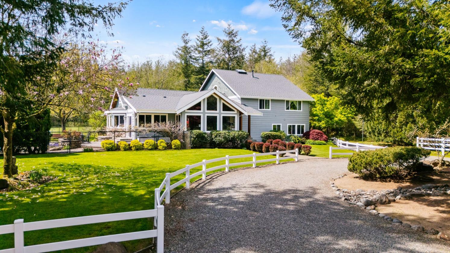 Timber Frame on 10 acres w/pool & arena - photo 11