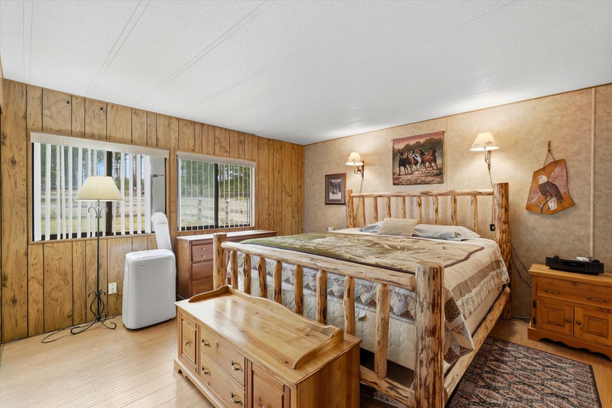 9.11 Acres with 8 Stall barn & Indoor Arena! - photo 11