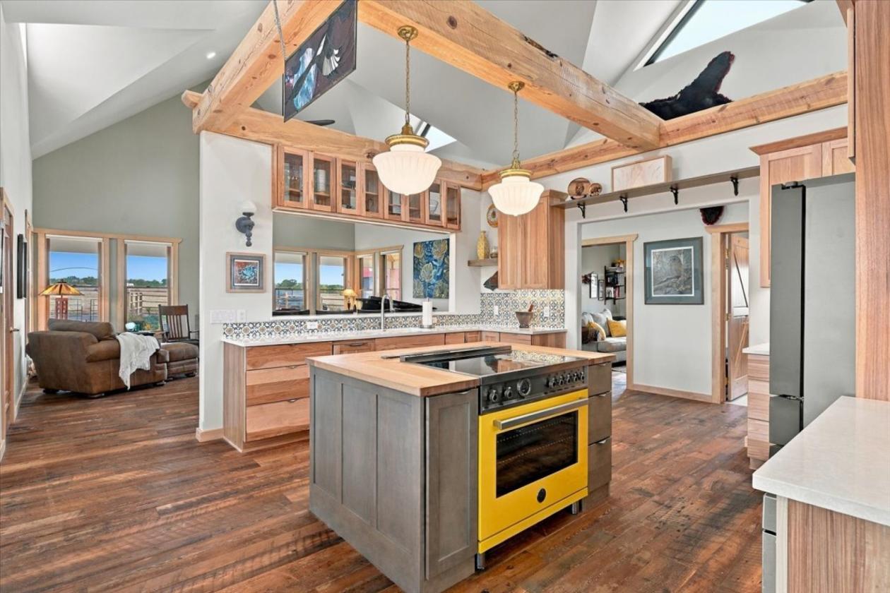Bring Horses to gorgeous views and custom home! - photo 11