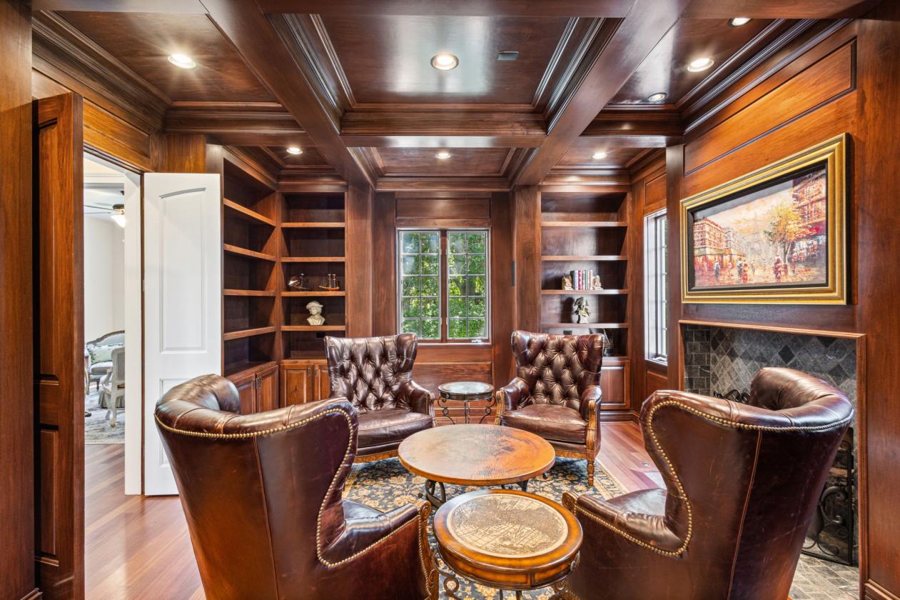 Luxury Estate with Equestrian Potential - photo 8