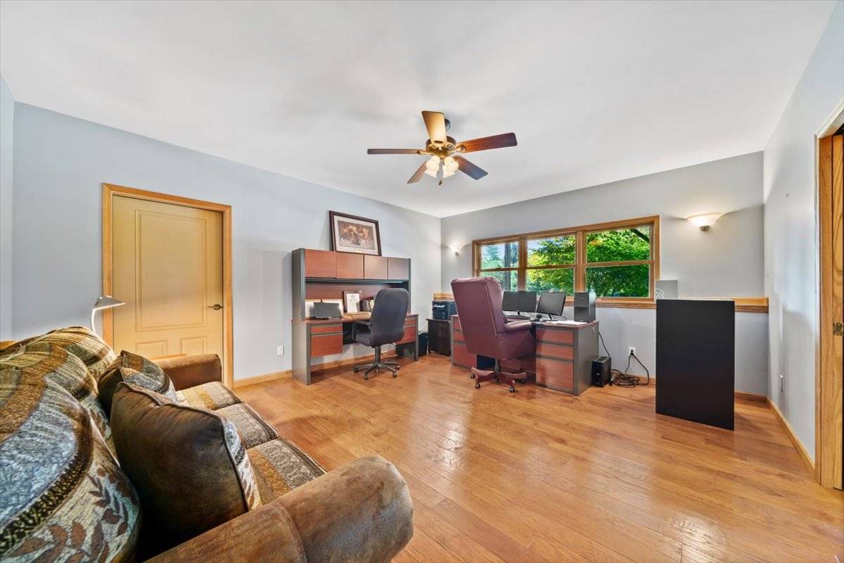 Pocono Mountains Lodge- Pending - photo 14