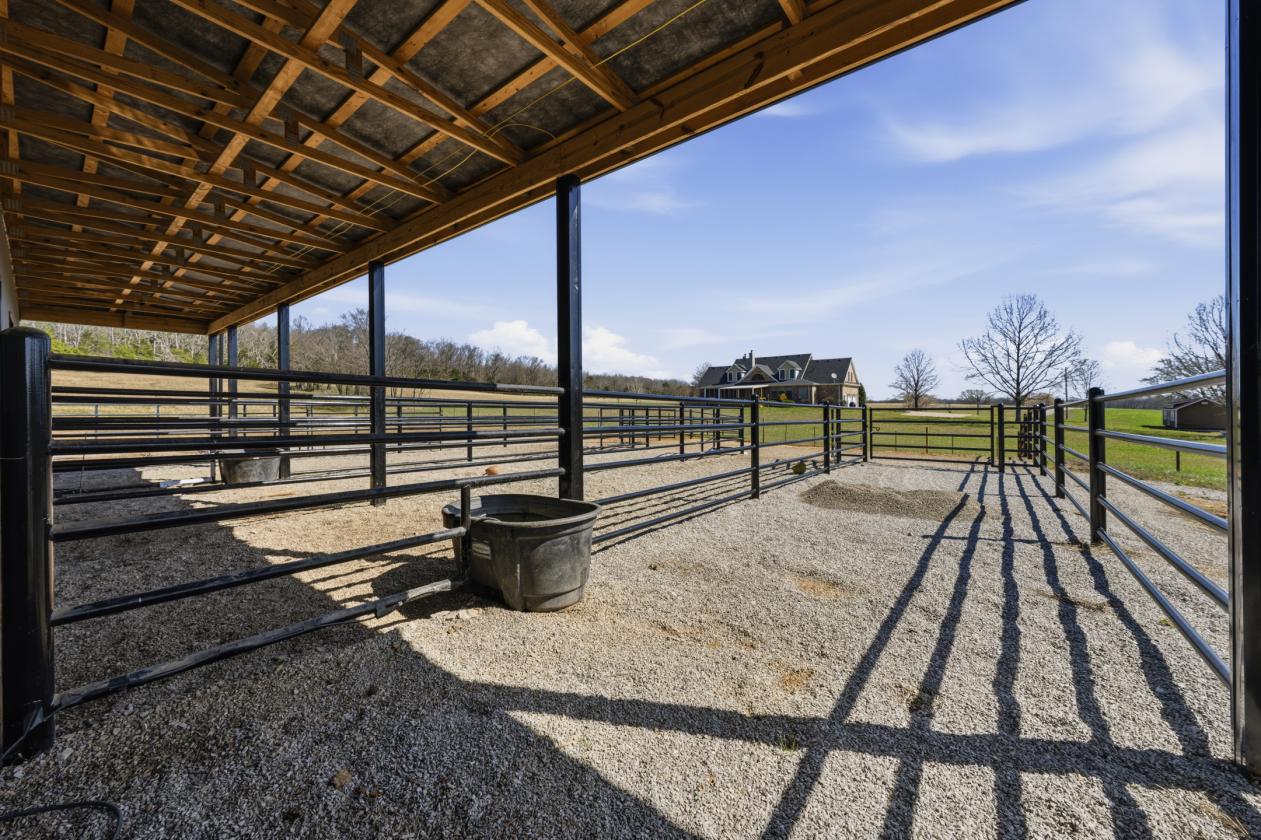 Peaceful Equestrian Estate with Dream Barn - photo 10