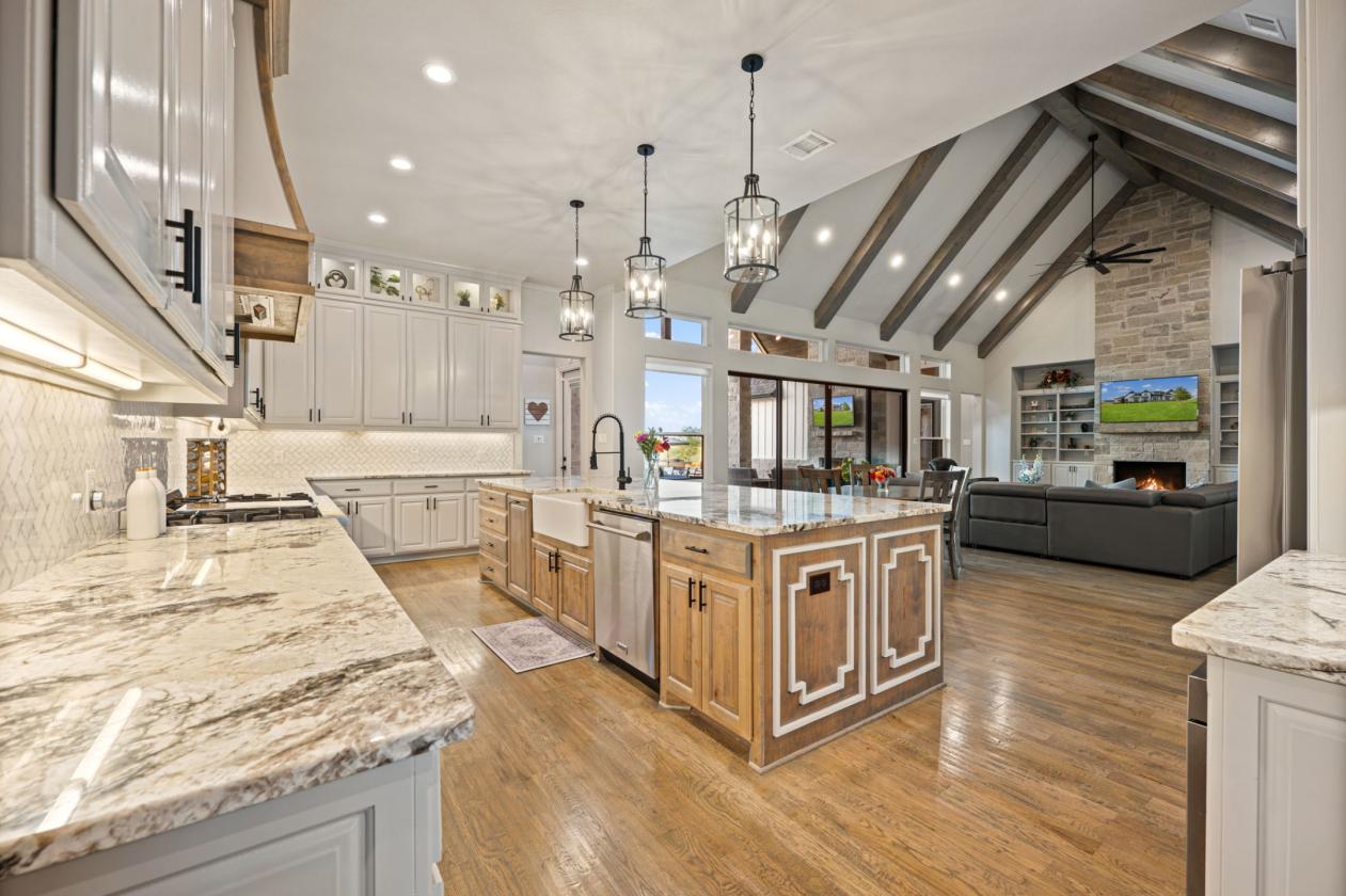 Horses Welcomed | Modern Luxury Farmhouse | 4 Acre - photo 9