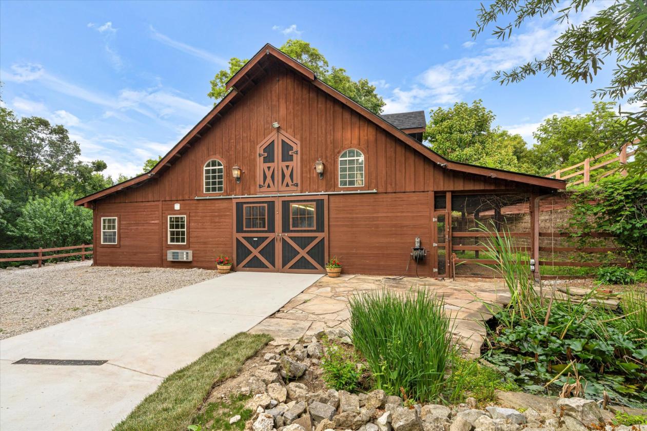One-of-a-kind, GATED, EQUESTRIAN PROPERTY! - photo 4