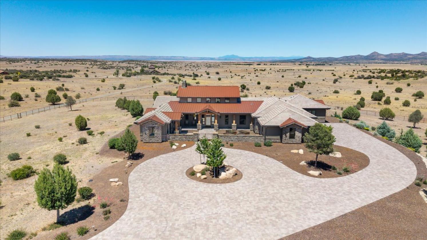 Remarkable Luxury Ranch on 38 Acres - photo 7
