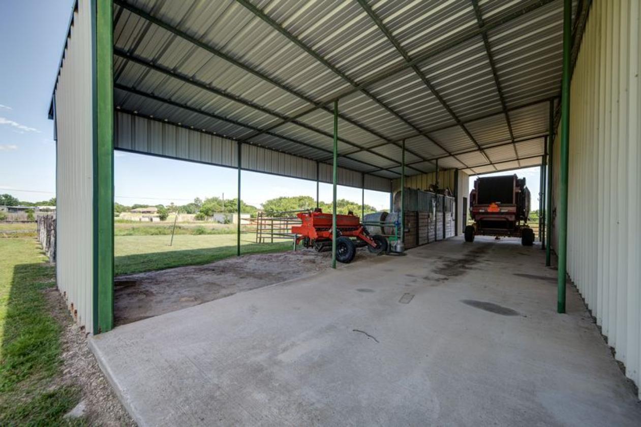 PERFECT HORSE PROPERTY AND MORE!! LARGE REDUCTION! - photo 16