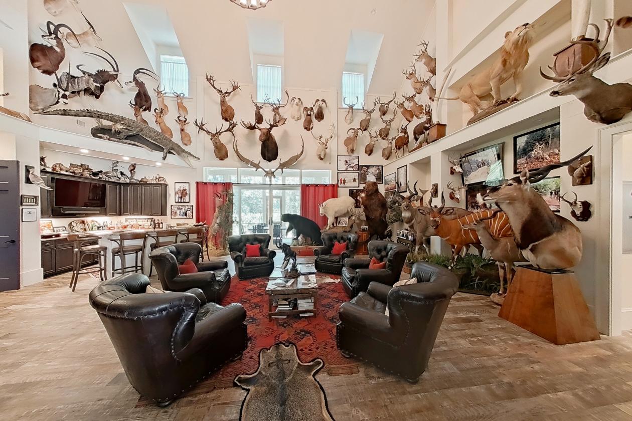 ONE-OF-A-KIND HOME IN EQUESTRIAN COMMUNITY - photo 20