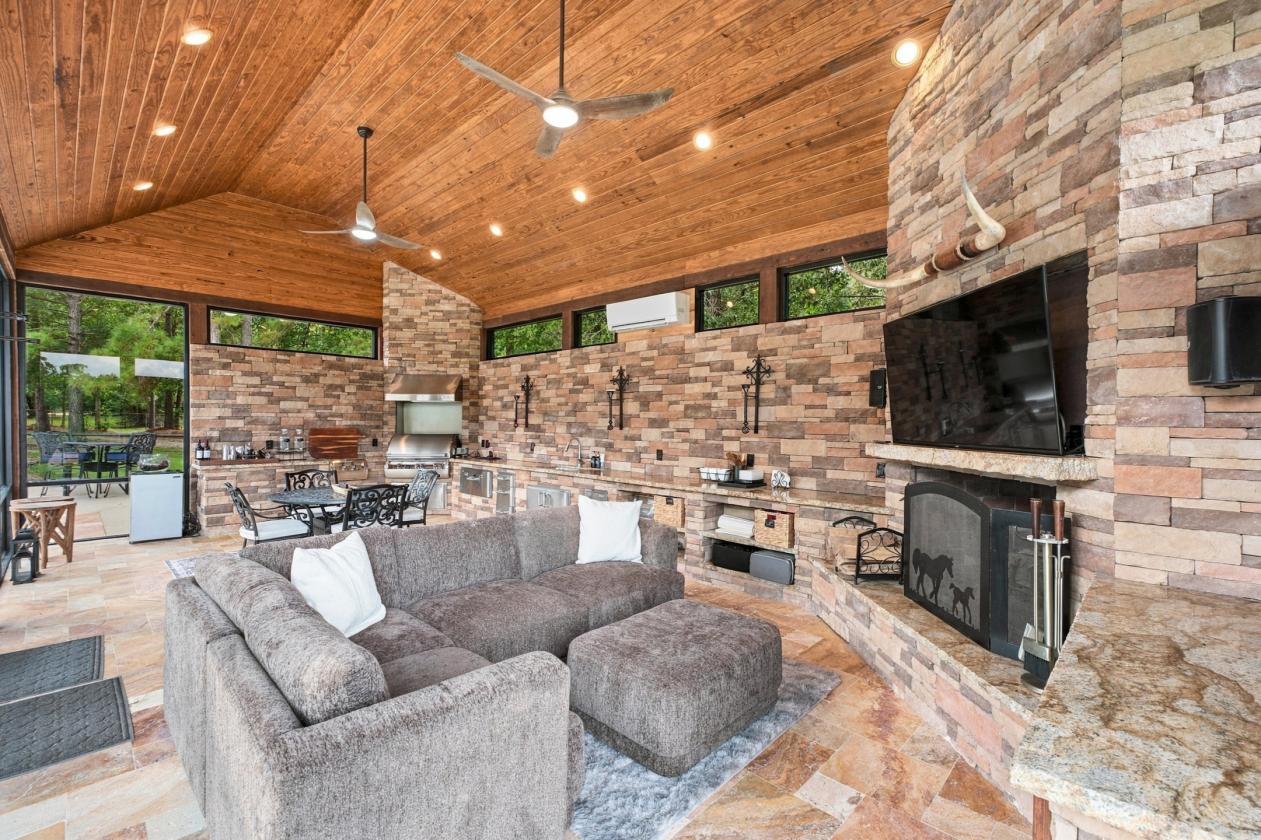 11+ Acre Premier Luxury Horse Property - photo 19