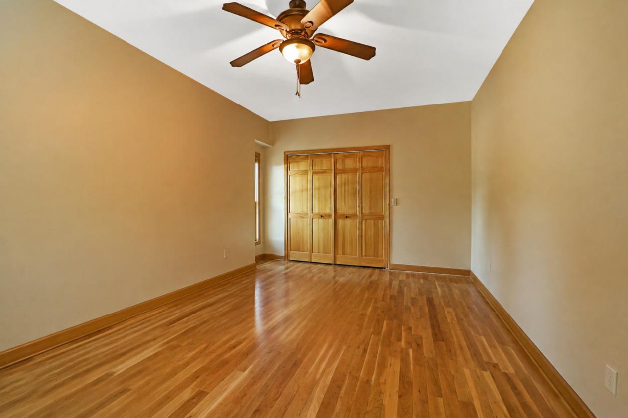 Spacious Cabin in BSF Equestrian community - photo 23