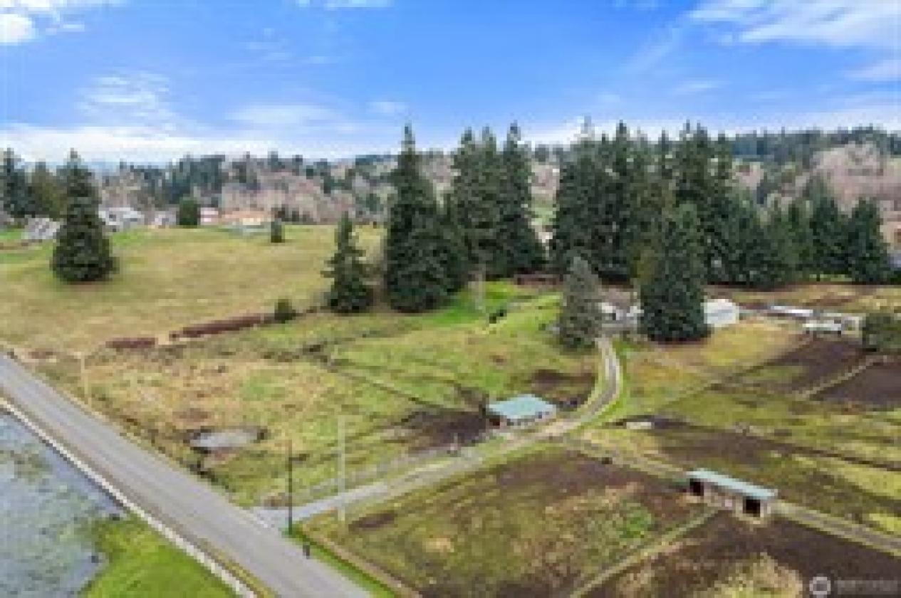 ESTABLISHED 10- ACRE EQUESTRIAN BOARDING OPERATION - photo 3