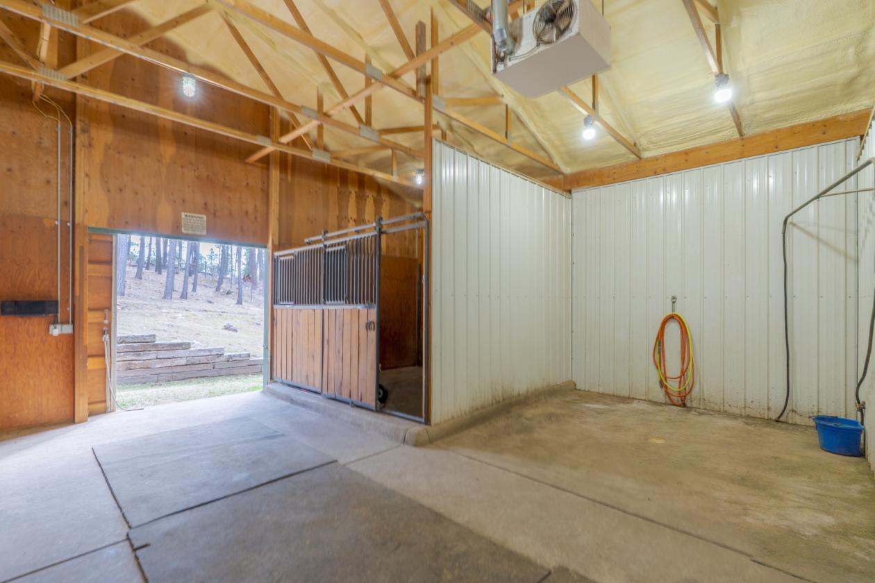 CALLING ALL HORSE LOVERS! - photo 22