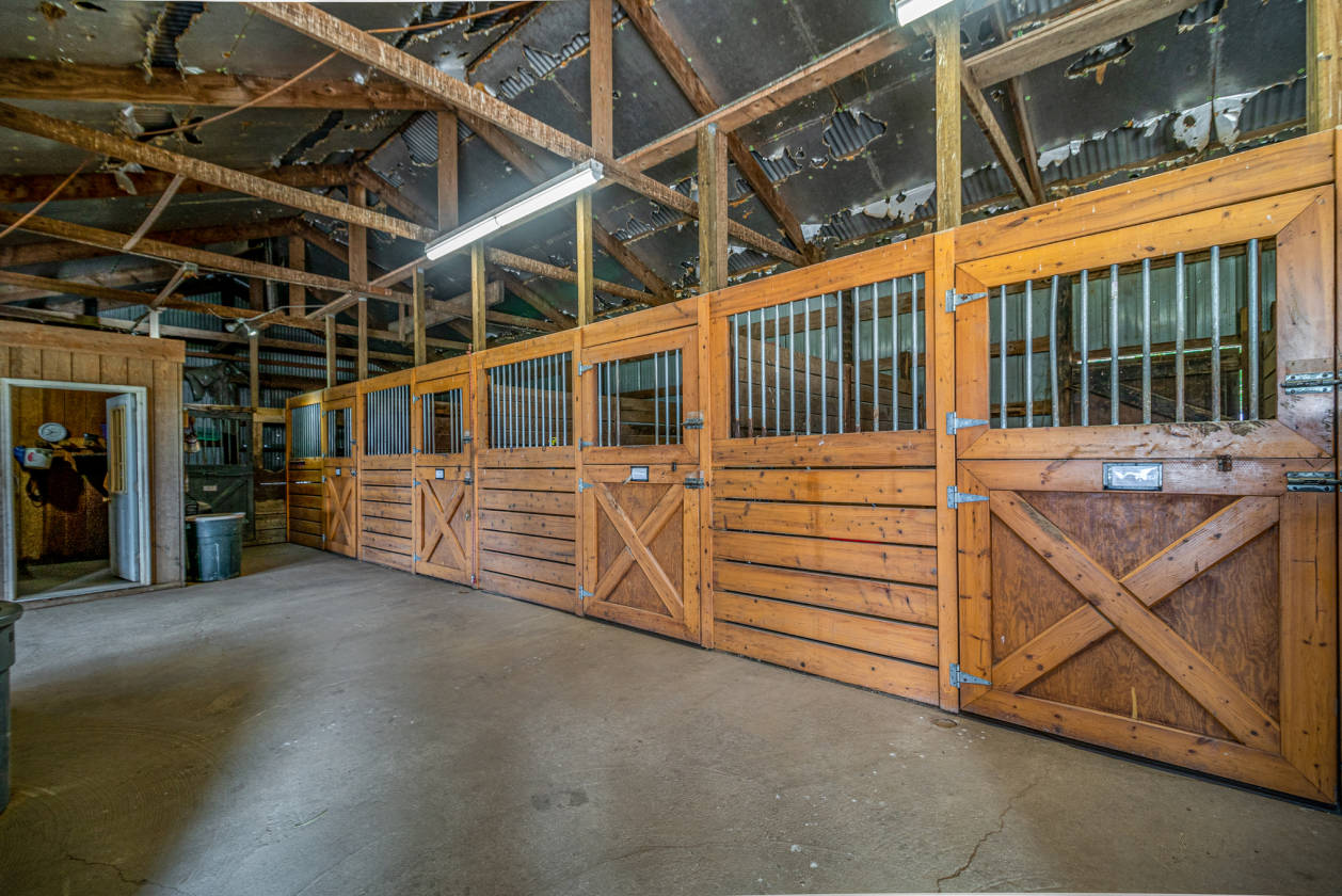 24 ACRE HORSE FARM; HOUSE, MAIN BARN WITH INDOOR ARENA... | Oswego ...