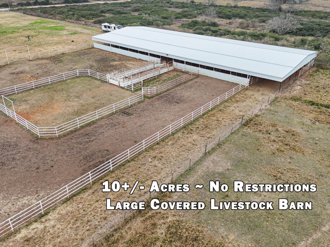 10 Acre Equestrian/Livestock Property - photo 2