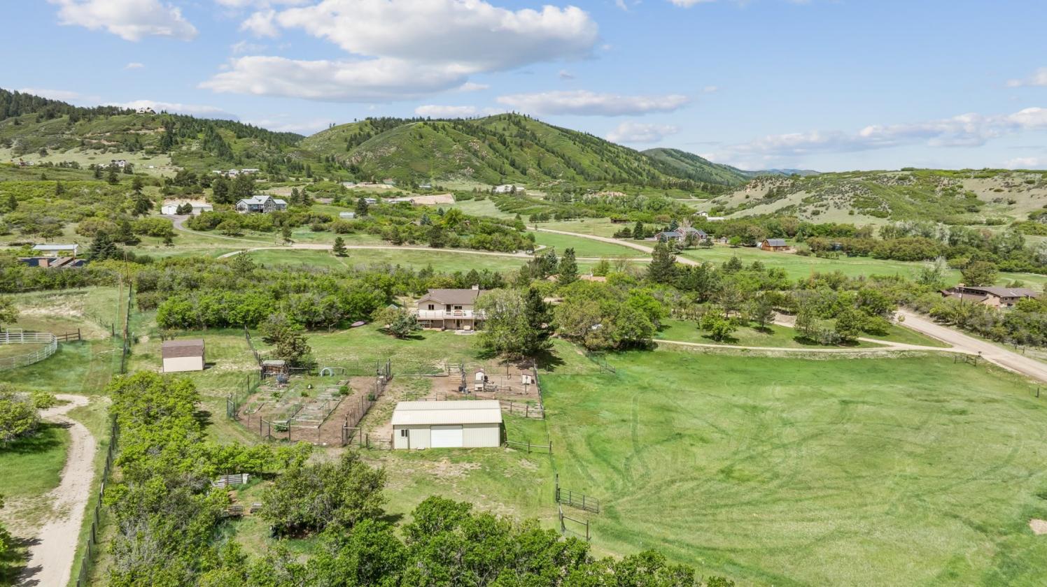 Country living at its finest - photo 27