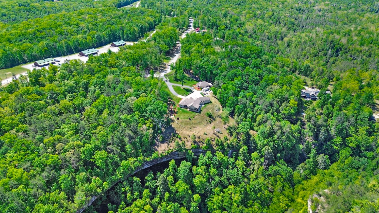 Luxury living meets sweeping, unforgettable views - photo 3