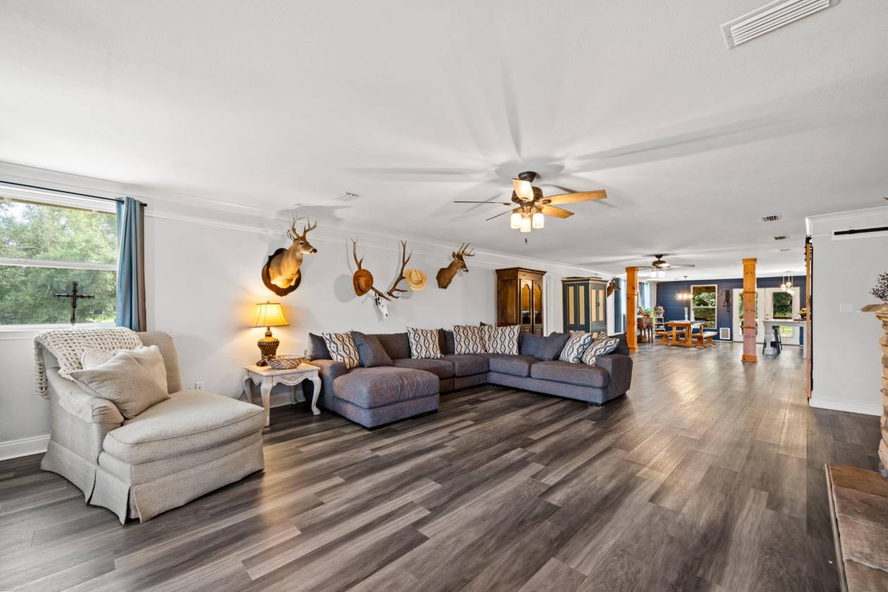 Turnkey Luxury Equestrian Estate - photo 16
