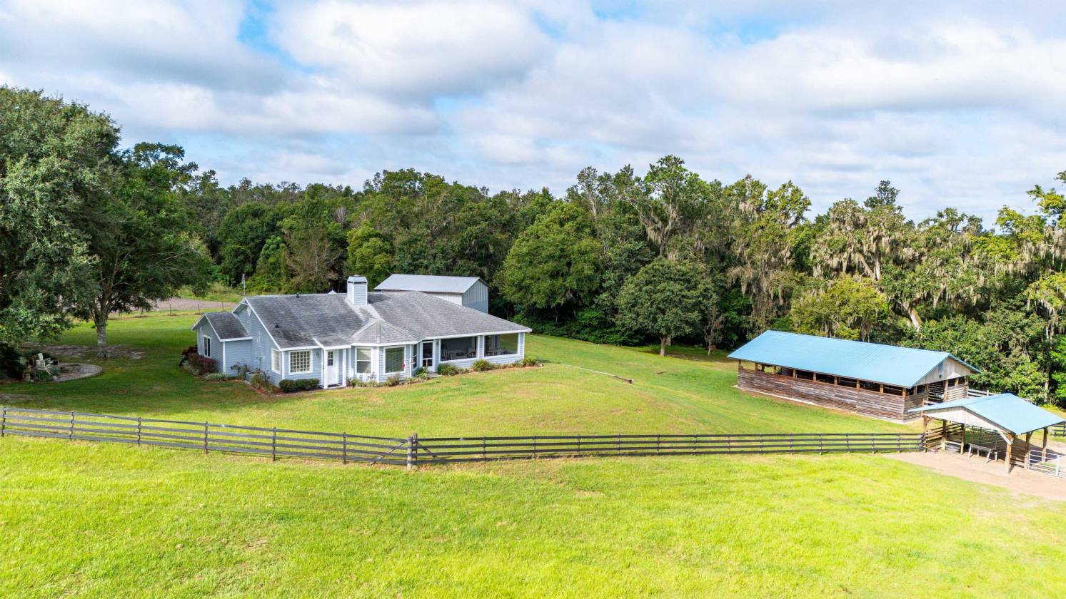 Horse Property for sale.