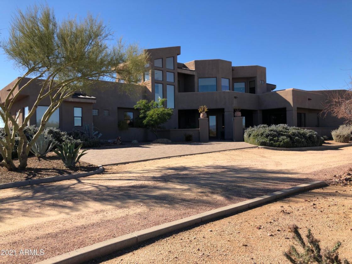 LUXURY EQUESTRIAN ESTATE,  2.7 ACRES - photo 1