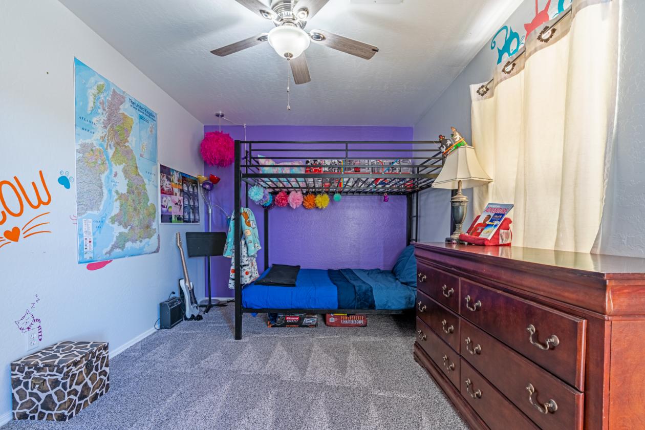 Great Self-Sustained Property with Large home - photo 12